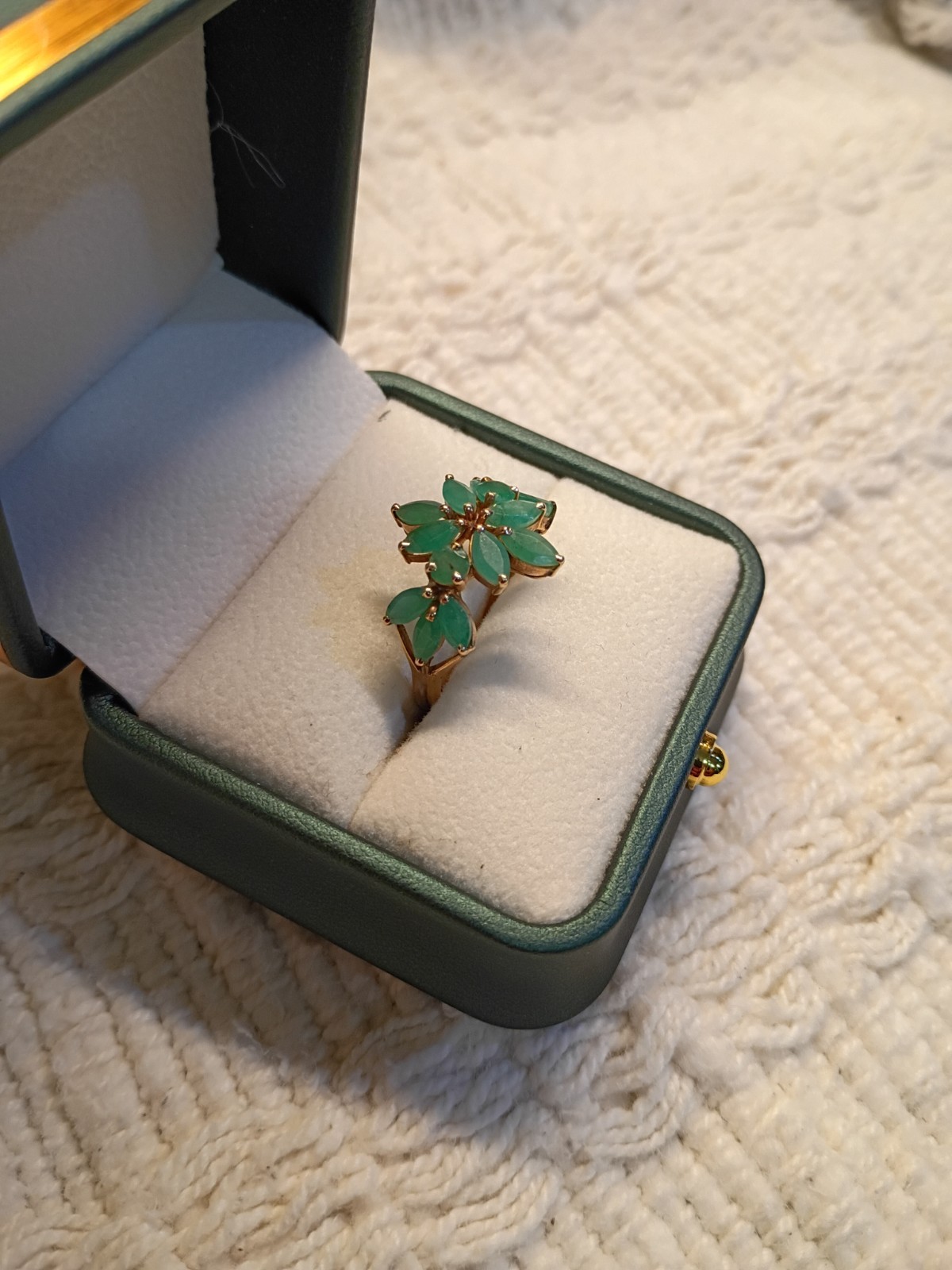 14kt Gold Women’s Marquis Cut Emerald Floral Design Ring Size 8.5