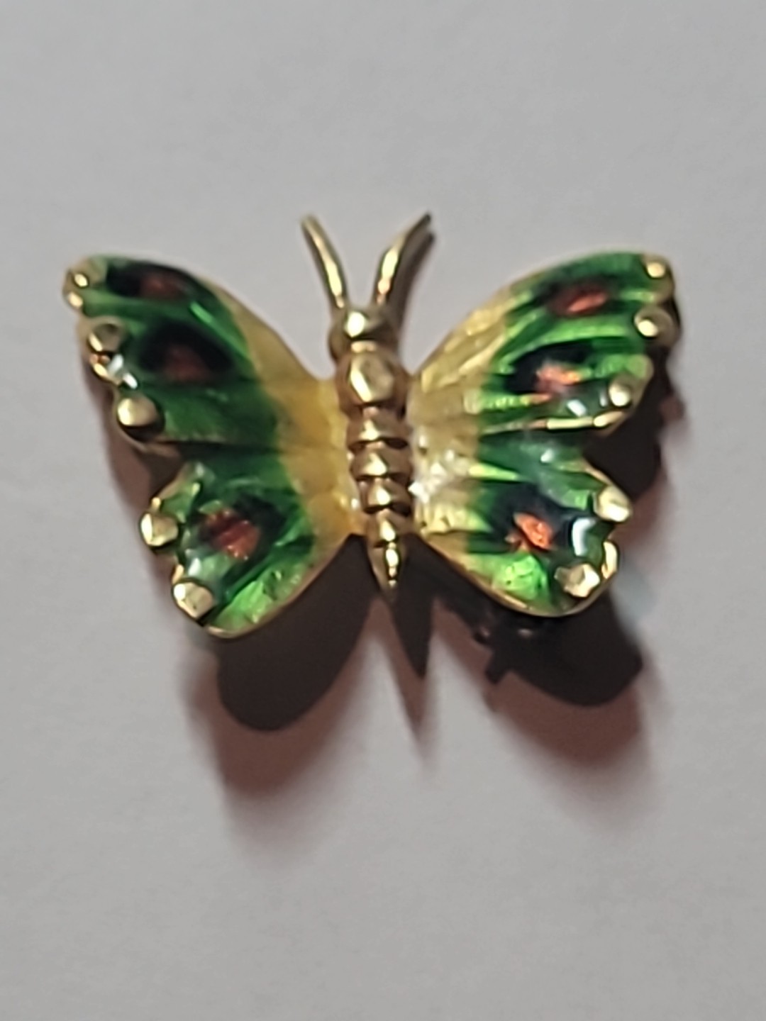 18k Gold Butterfly Pin ITALY 2.31g (.75in) Green Wings VINTAGE & ANTIQUE