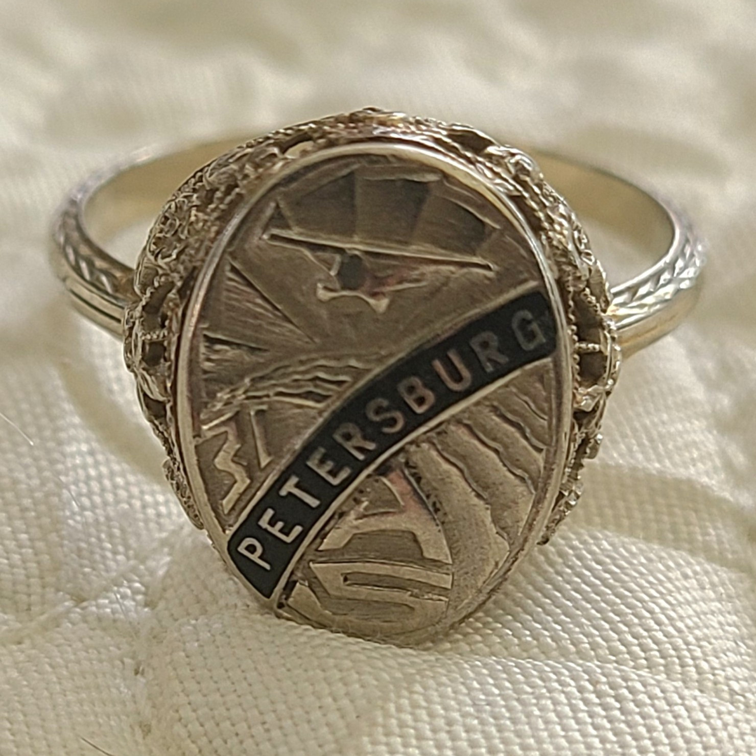 Art Deco Belaïs 18k White Gold Oval Signet Ring Engraved “PETERSBURG” Size 9
