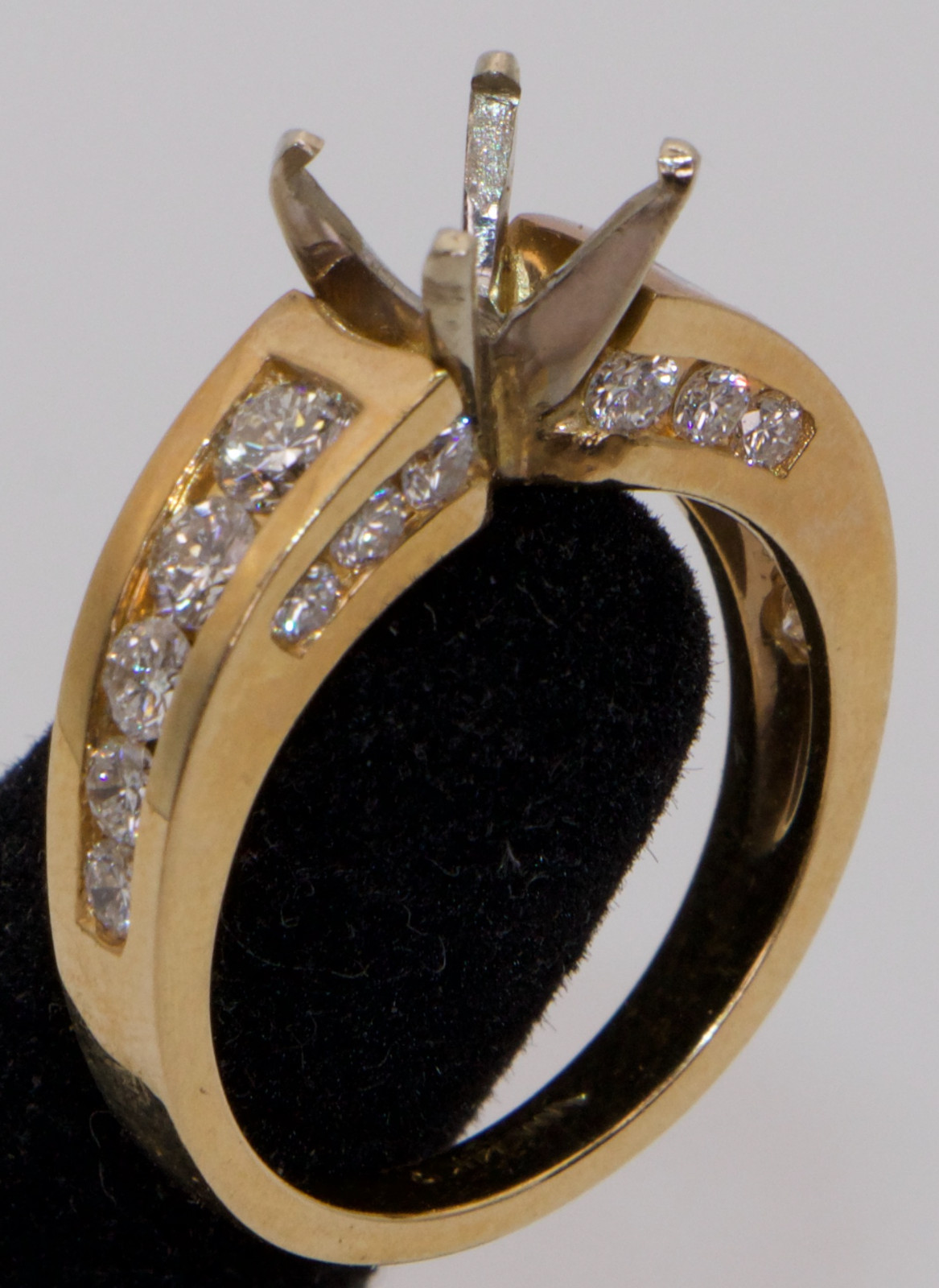 The Geometric Cascade: 1.68ctw Eye-Clean Diamond 14KP Semi-Mount
