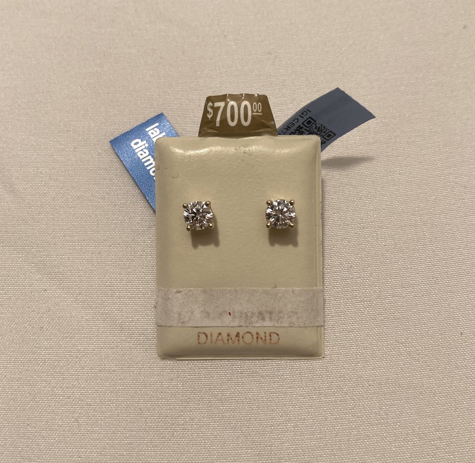 NEW IN BOX 3/4 (.75) CARAT 10K Gold Lab Grown Diamond Solitaire Stud Earrings