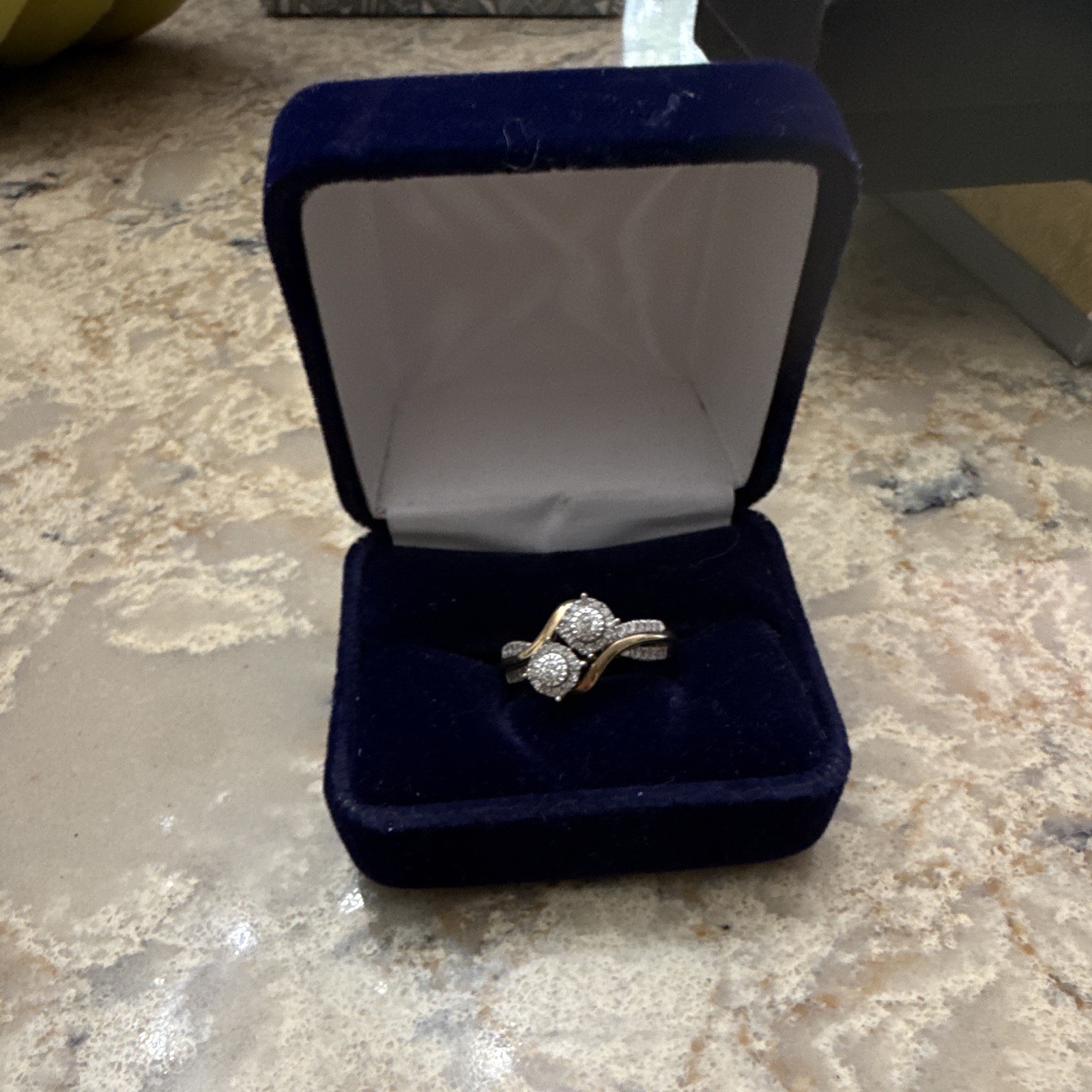 10K Yellow Gold Round Diamond Cluster Ring White/Colorless Size 7