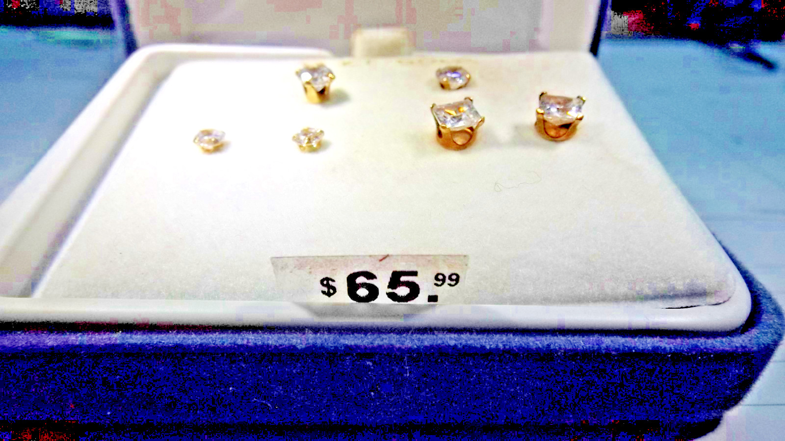 14 ct GOLD EARRINGS,BRAND NEW IN ORIGINAL BOX