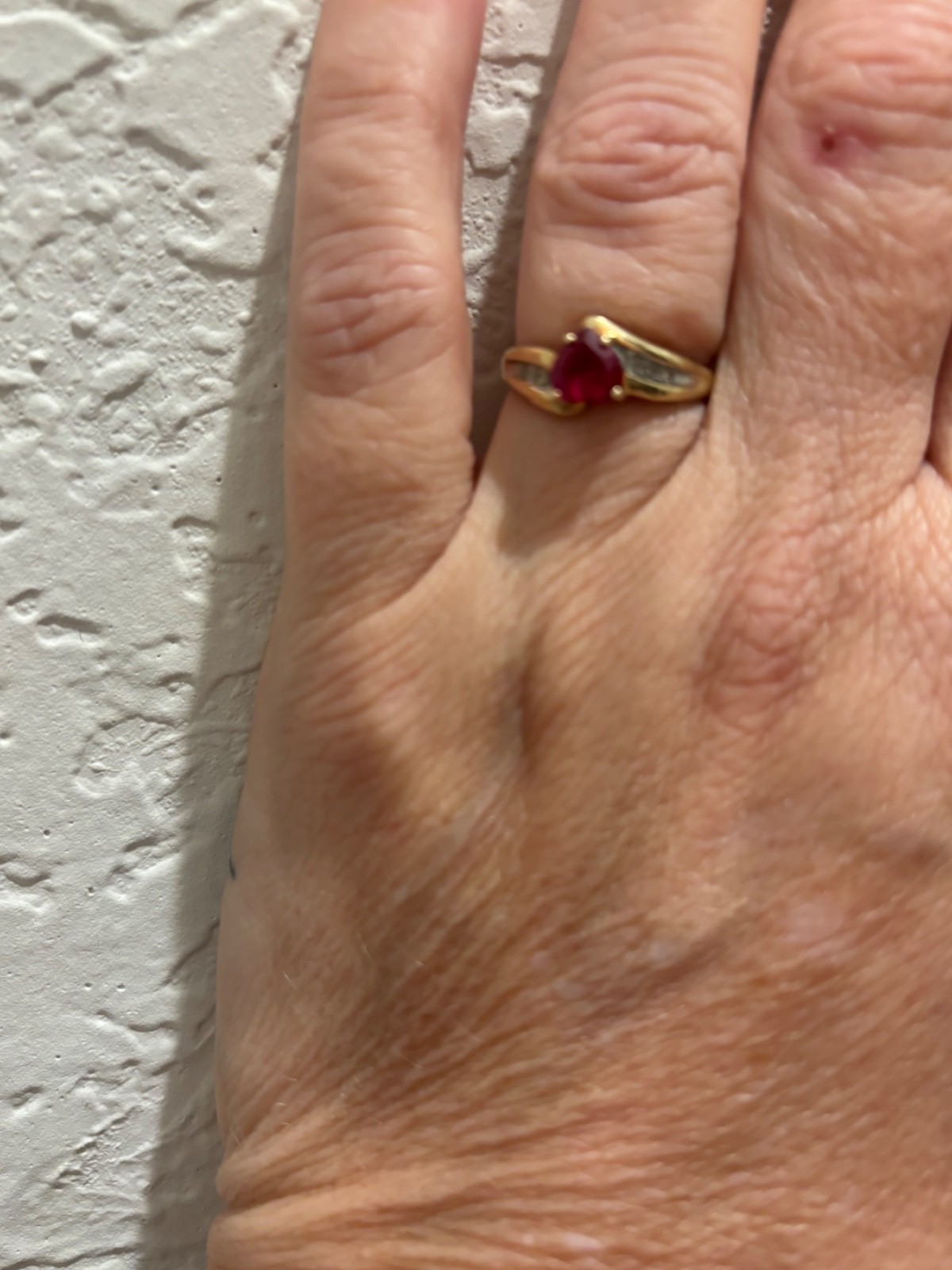 10K YELLOW GOLD LAB CREATED RUBY & DIAMOND HEART RING SIZE 7