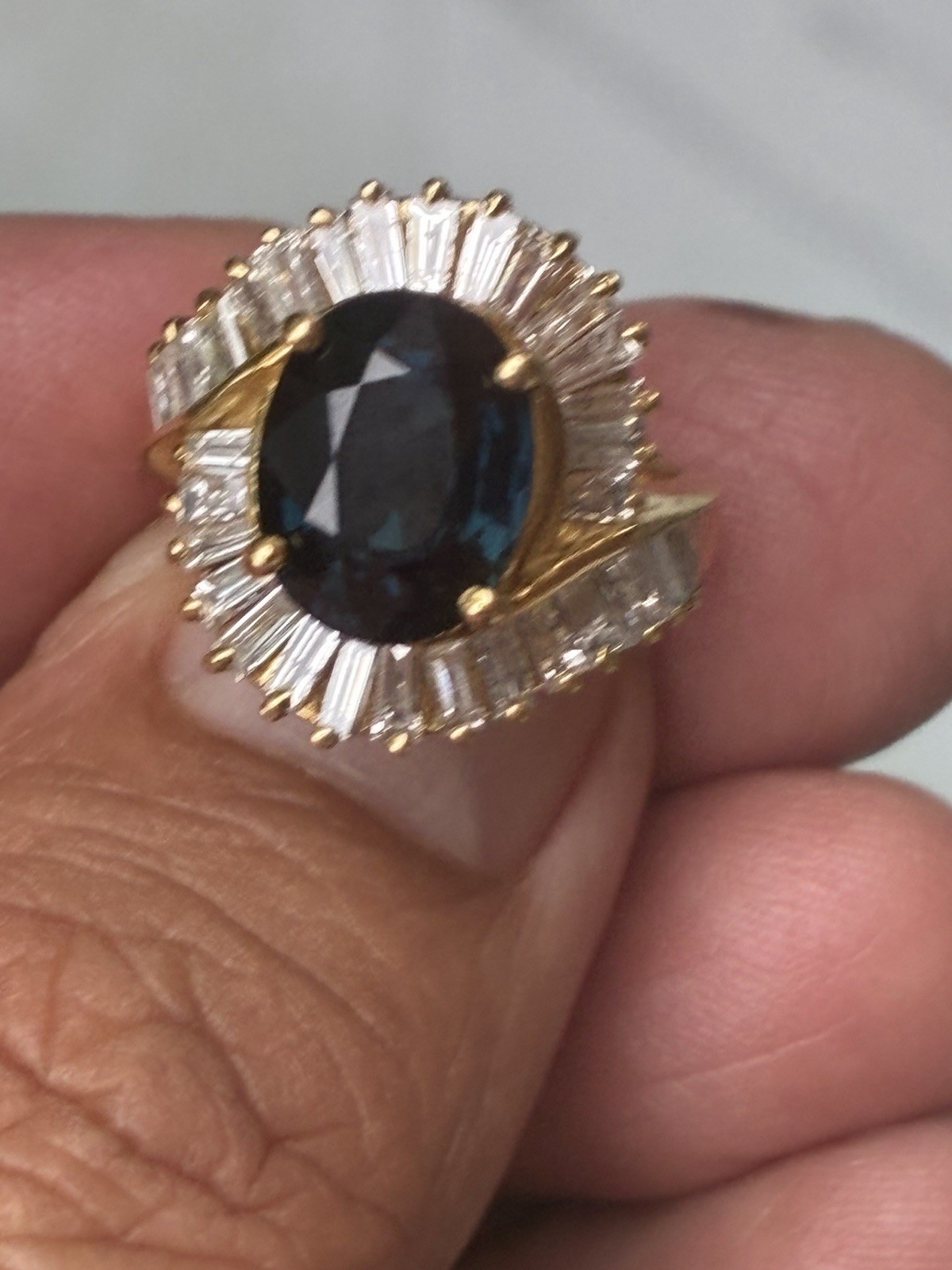 Vintage 18K Yellow Gold 3.5 CT Sapphire & Diamond Ring