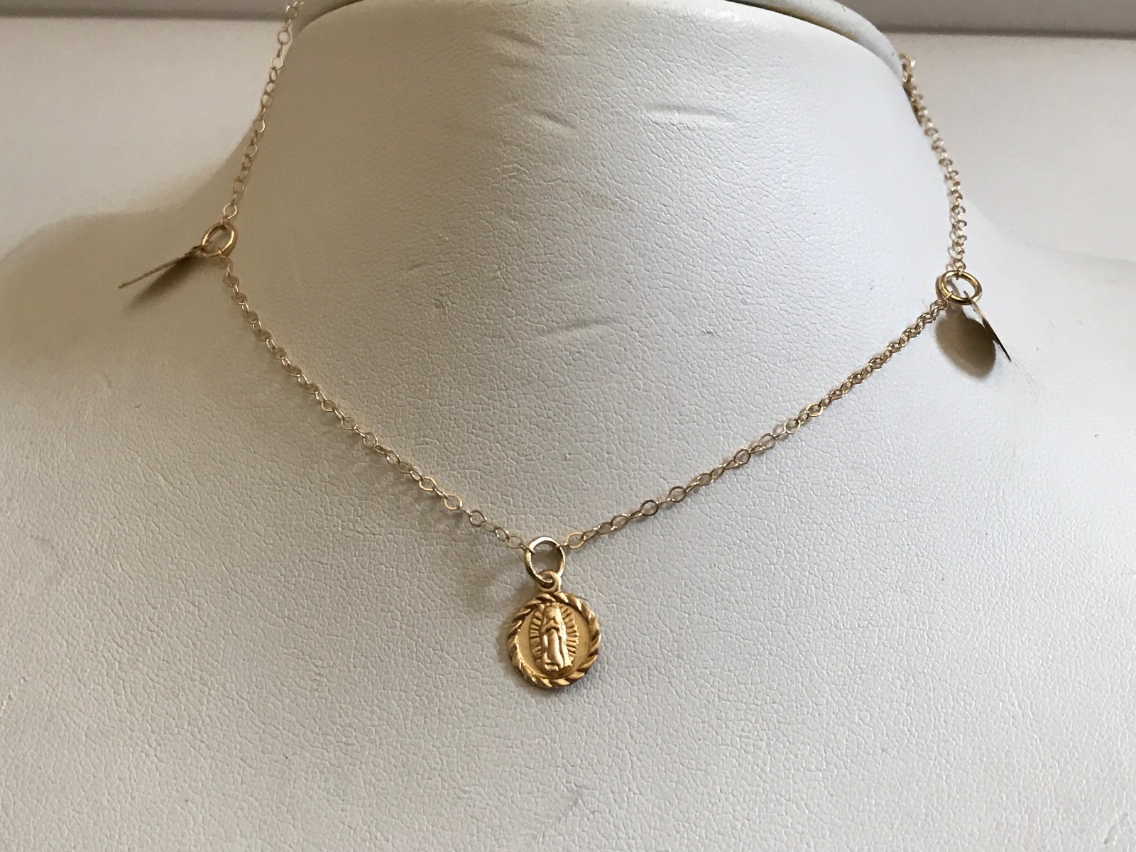 14K SOLID YELLOW GOLD ANKLE BRACELET W/ VARIETY CHARMS/ 10» LONG / USA MADE