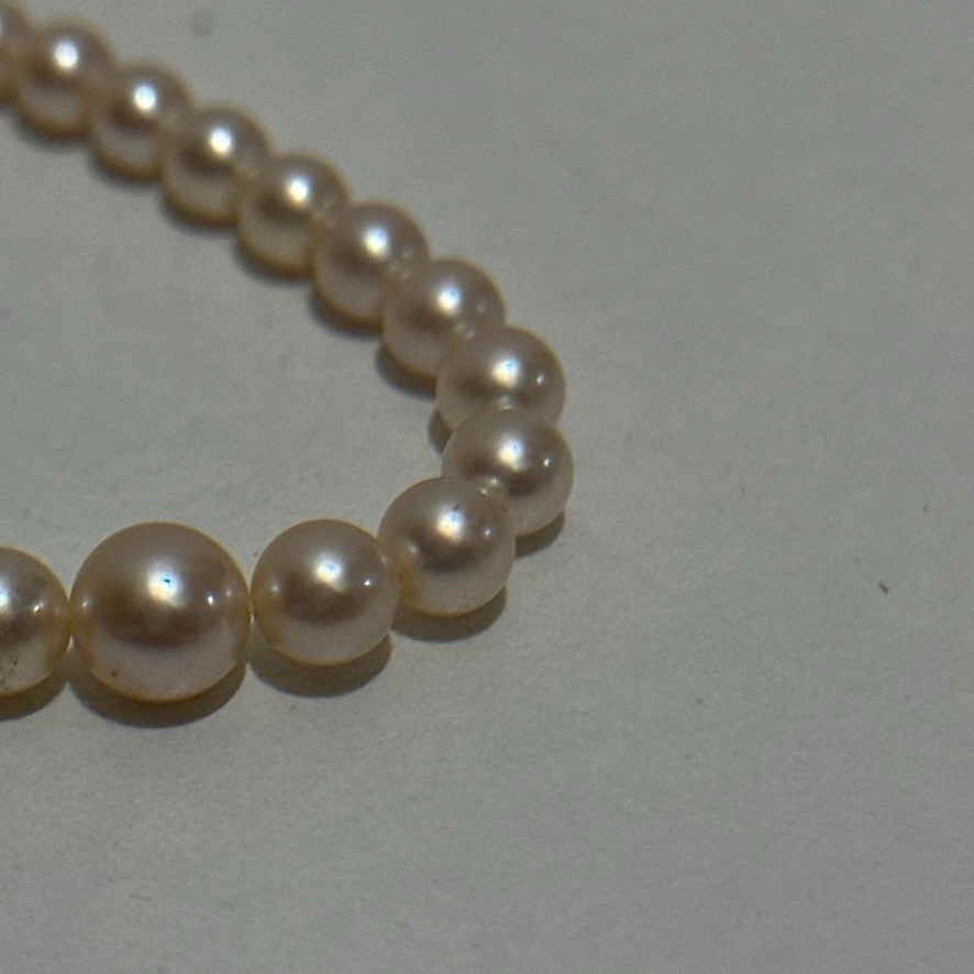 Vintage Mikimoto Sterling Pearl Necklace 18″ Gradiant Size Pearls – B4