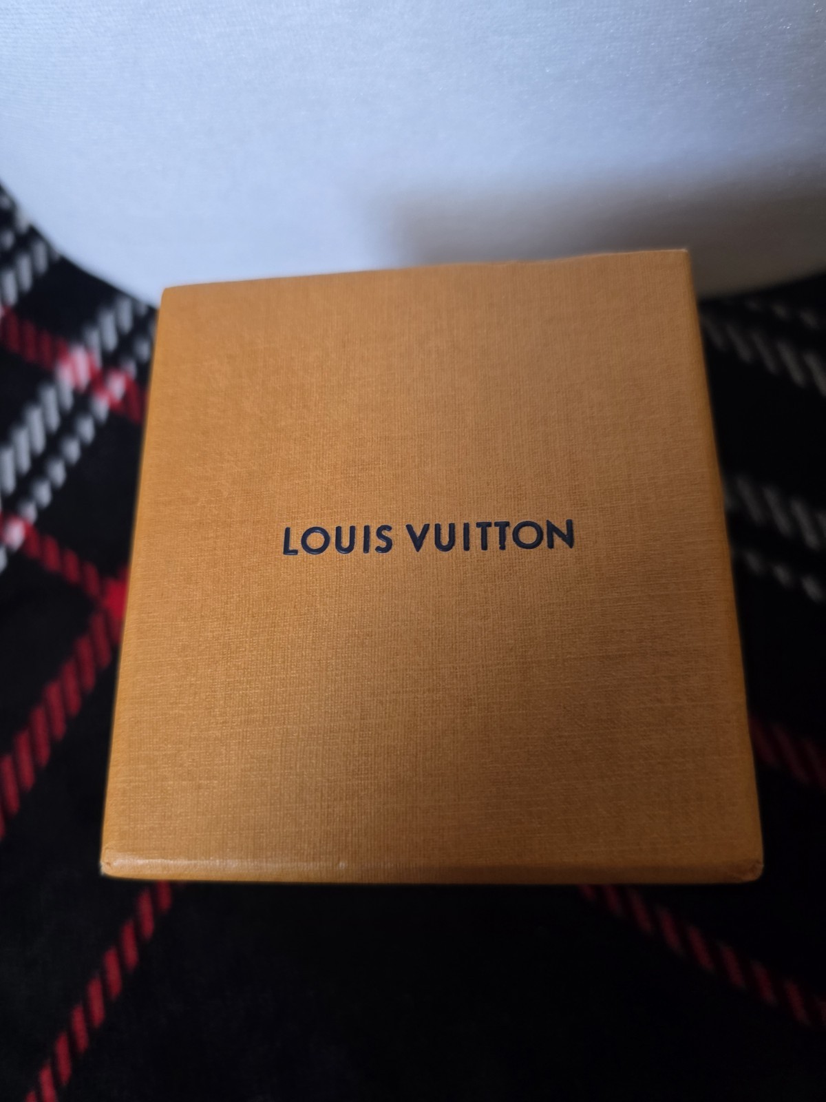 Louis Vuitton 18k White Gold Necklace Preowned Authentic