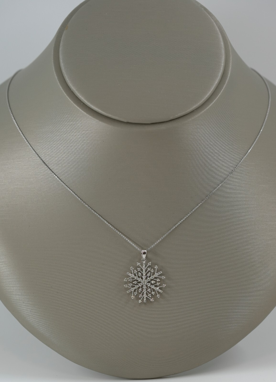 0.55CTW Diamond Snowflake Necklace 14 Karat White Gold 18″ Wheat Chain 32 x 25MM